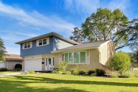 Tiny photo for 2003 E Lillian Lane, Arlington Heights, IL 60004 (MLS # 12671375)