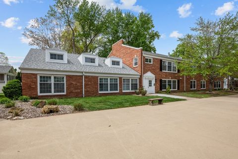 Tiny photo for 3215 E Locust Street #15, Davenport, IA 52803 (MLS # 12632502)