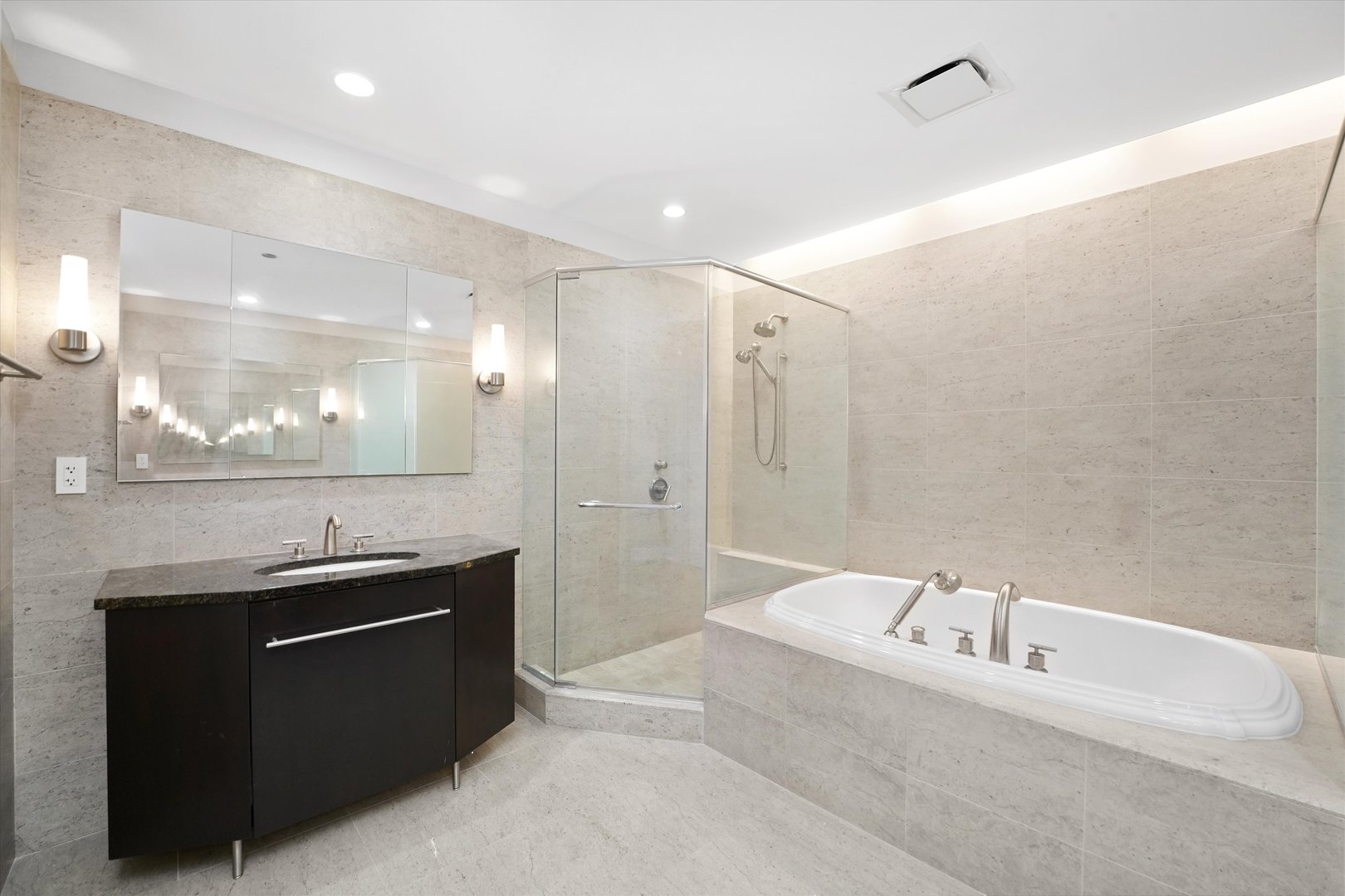401 N Wabash Avenue 72F