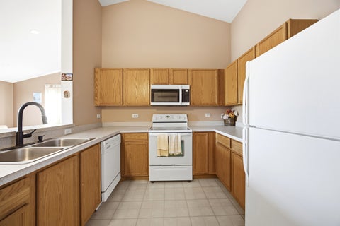 Tiny photo for 625 Silverstone Drive #625, Carpentersville, IL 60110 (MLS # 12790745)