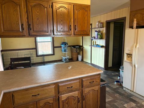 Tiny photo for 804 E Clark Street, WestFrank, IL 62896 (MLS # 100000115)