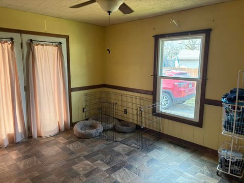 Tiny photo for 804 E Clark Street, WestFrank, IL 62896 (MLS # 100000115)