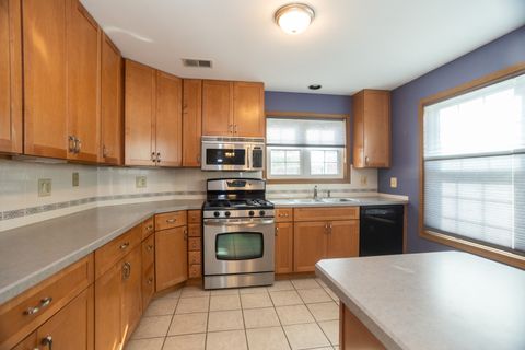 Tiny photo for 224 Winnsboro Court #A, Schaumburg, IL 60193 (MLS # 12507845)