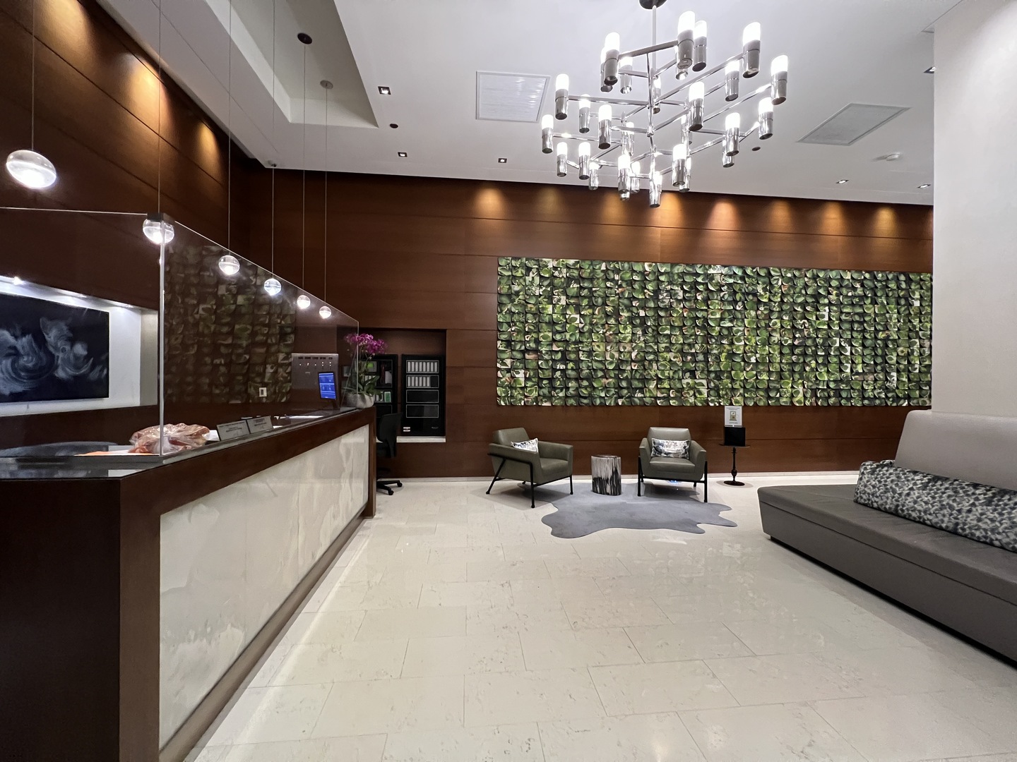 1201 S PRAIRIE Avenue 3801