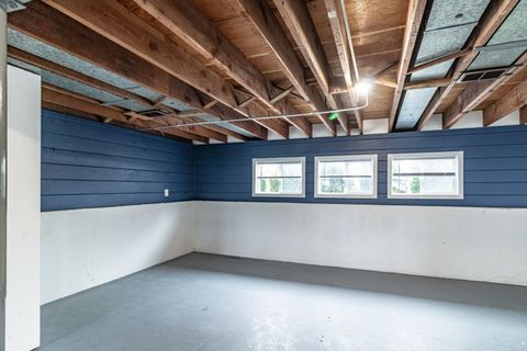 Tiny photo for 325 N Emerald Avenue, Mundelein, IL 60060 (MLS # 12589459)