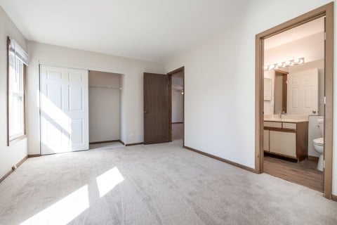 Tiny photo for 1704 Stratton Pond Lane, Schaumburg, IL 60194 (MLS # 12782823)