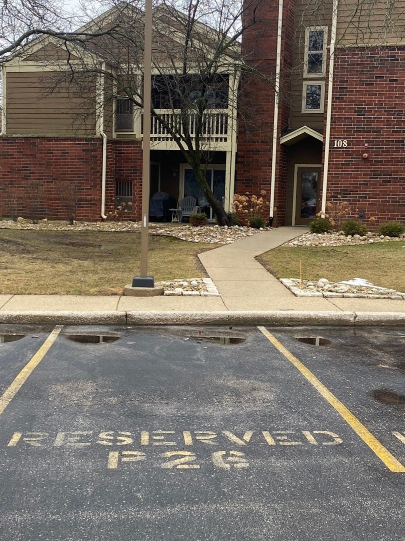 108 Glengarry Drive 304