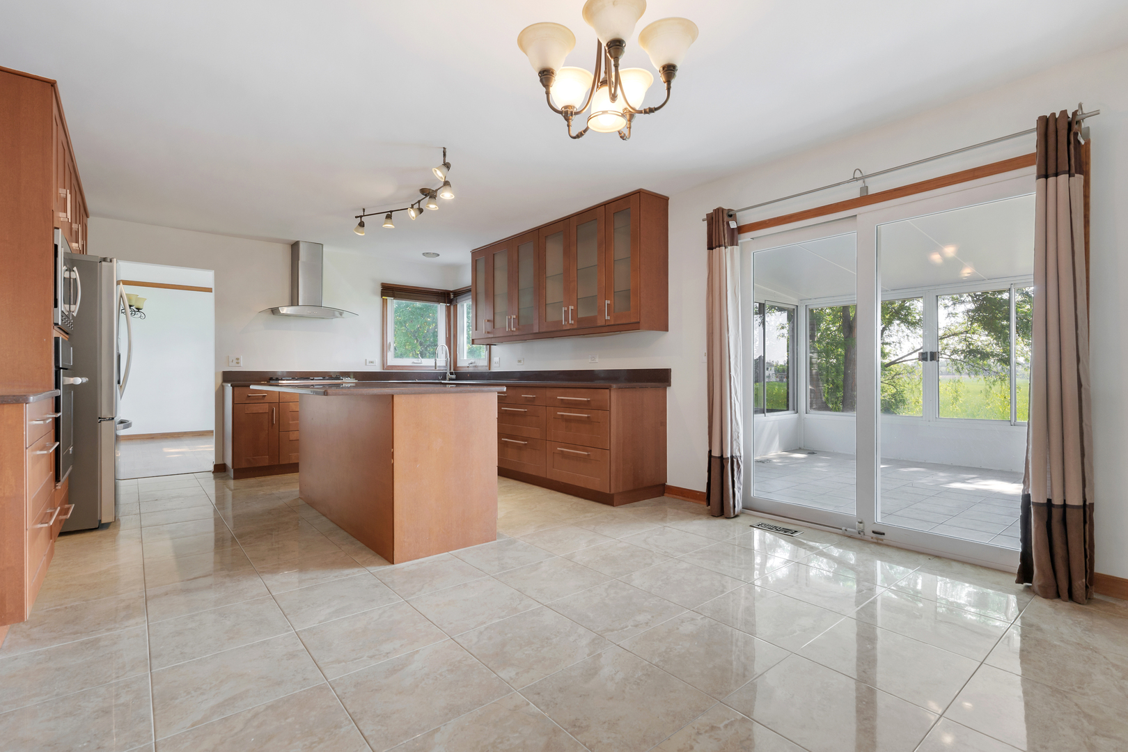 775 HARMON Boulevard