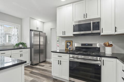 Tiny photo for 418 S Lake Terrace, Mundelein, IL 60060 (MLS # 12723287)