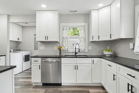 Tiny photo for 418 S Lake Terrace, Mundelein, IL 60060 (MLS # 12723287)