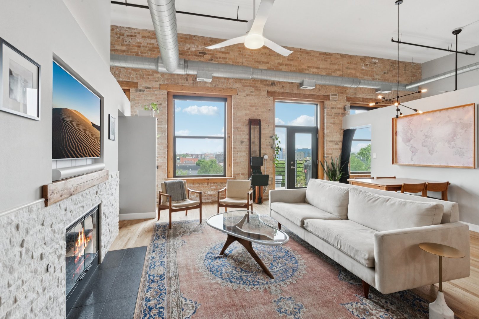 2511 W Moffat Street 501