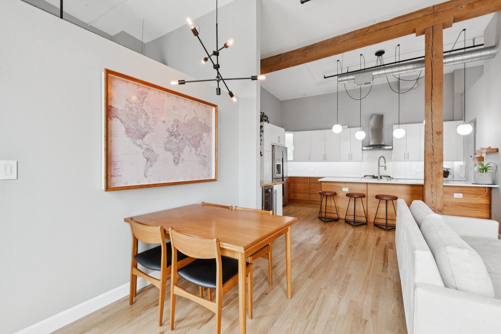 2511 W Moffat Street 501