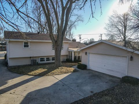Tiny photo for 284 W Fifth Street, Manteno, IL 60950 (MLS # 12575380)
