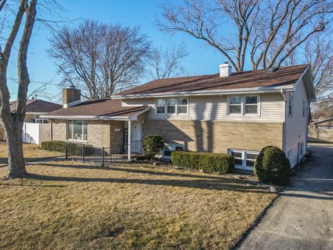 Photo of 284 W Fifth Street, Manteno, IL 60950 (MLS # 12575380)