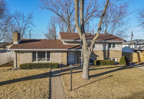 Tiny photo for 284 W Fifth Street, Manteno, IL 60950 (MLS # 12575380)