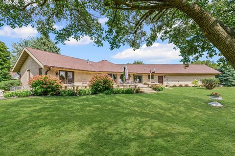 Tiny photo for 800 Cambridge Drive, Paxton, IL 60957 (MLS # 12437297)