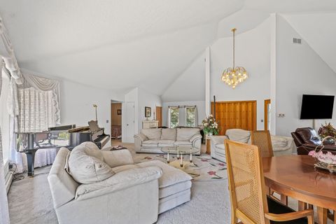 Tiny photo for 800 Cambridge Drive, Paxton, IL 60957 (MLS # 12437297)