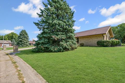 Tiny photo for 800 Cambridge Drive, Paxton, IL 60957 (MLS # 12437297)