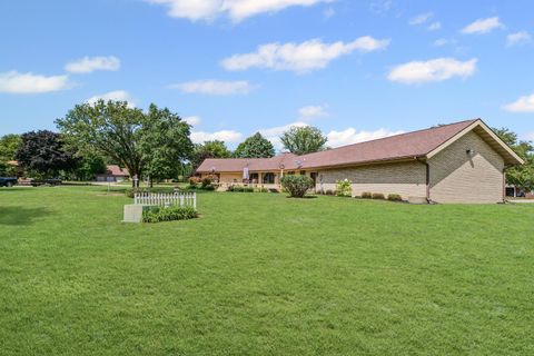 Tiny photo for 800 Cambridge Drive, Paxton, IL 60957 (MLS # 12437297)