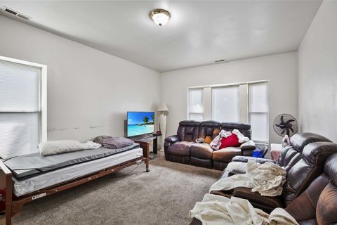 Tiny photo for 1036 E Hyde Park Boulevard, Chicago, IL 60615 (MLS # 12453495)