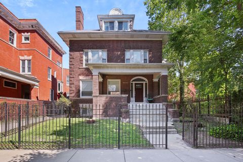 Tiny photo for 1036 E Hyde Park Boulevard, Chicago, IL 60615 (MLS # 12453495)