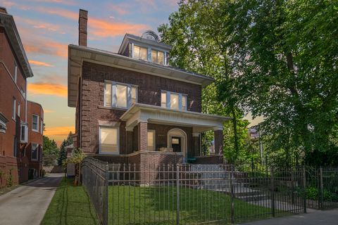 Tiny photo for 1036 E Hyde Park Boulevard, Chicago, IL 60615 (MLS # 12453495)