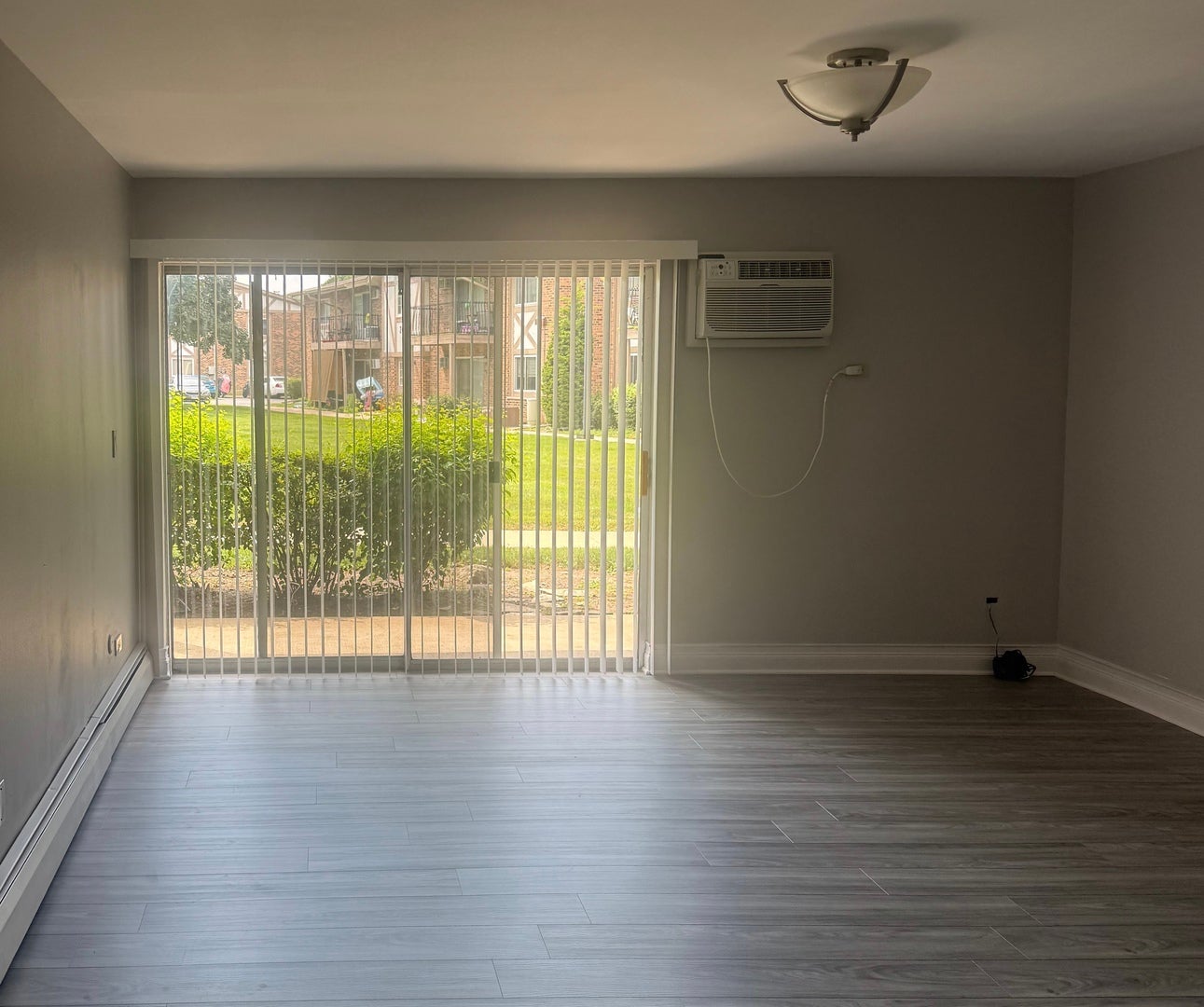 9S070 Frontage Road 102