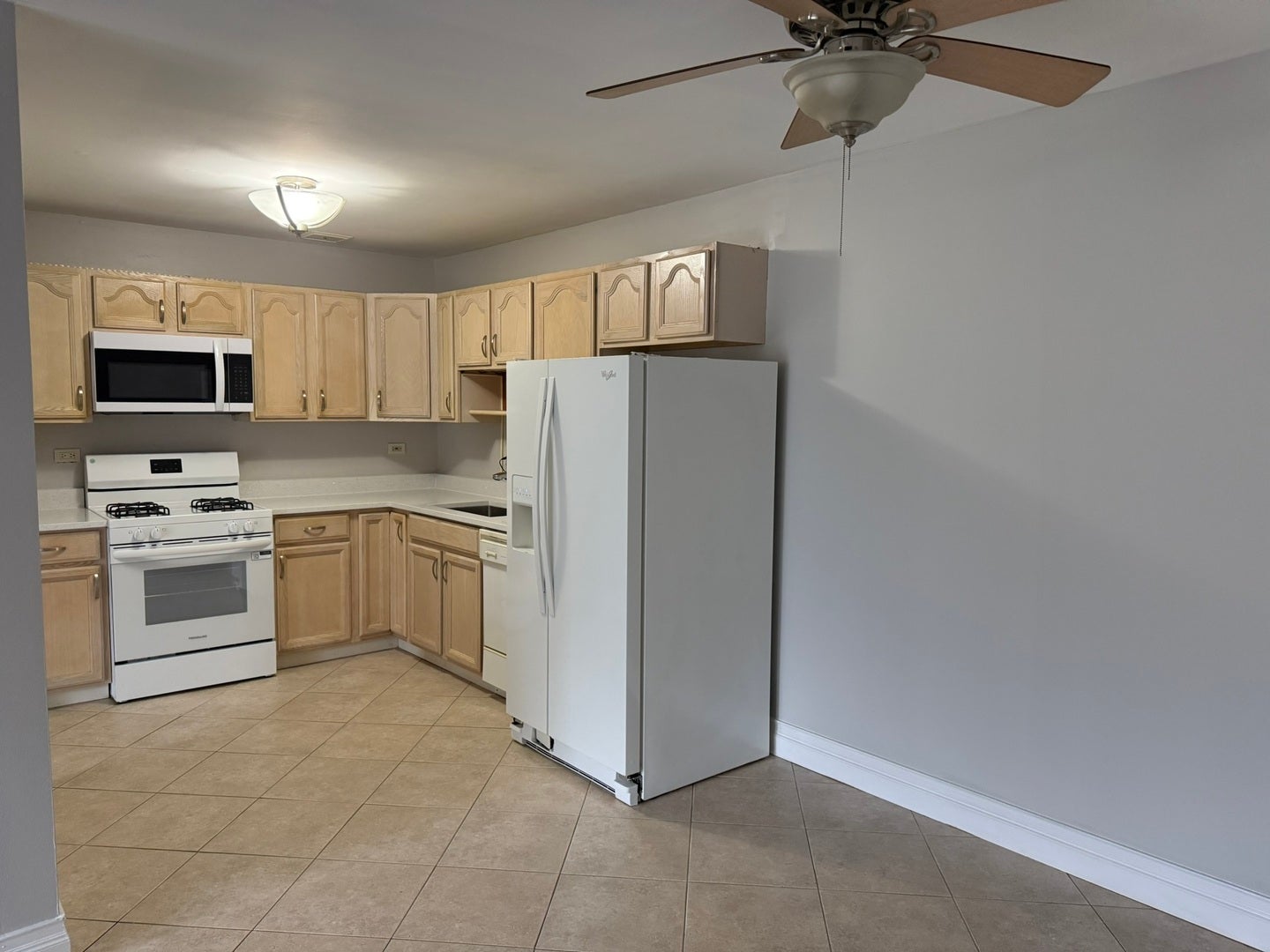 9S070 Frontage Road 102