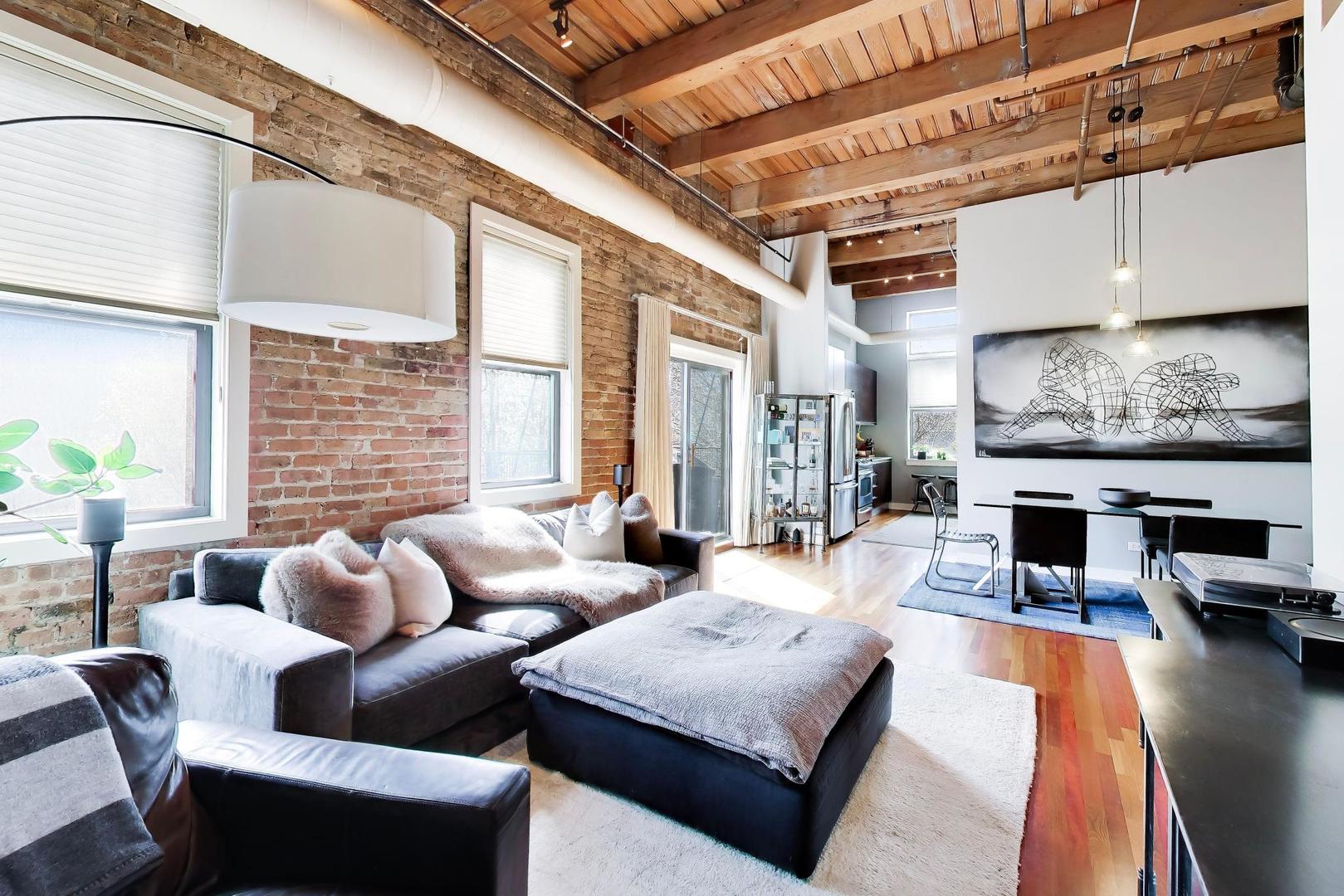 1050 W HUBBARD Street 2F