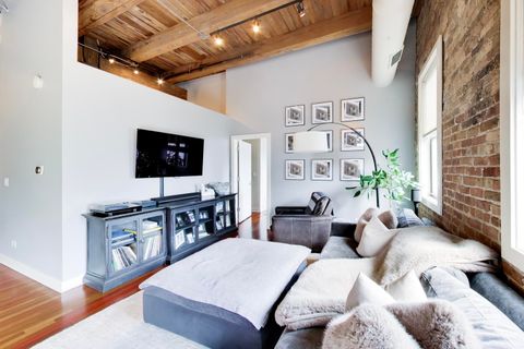 Tiny photo for 1050 W HUBBARD Street #2F, Chicago, IL 60622 (MLS # 12619600)