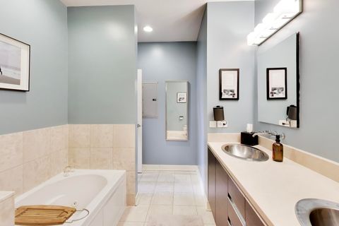 Tiny photo for 1050 W HUBBARD Street #2F, Chicago, IL 60622 (MLS # 12619600)