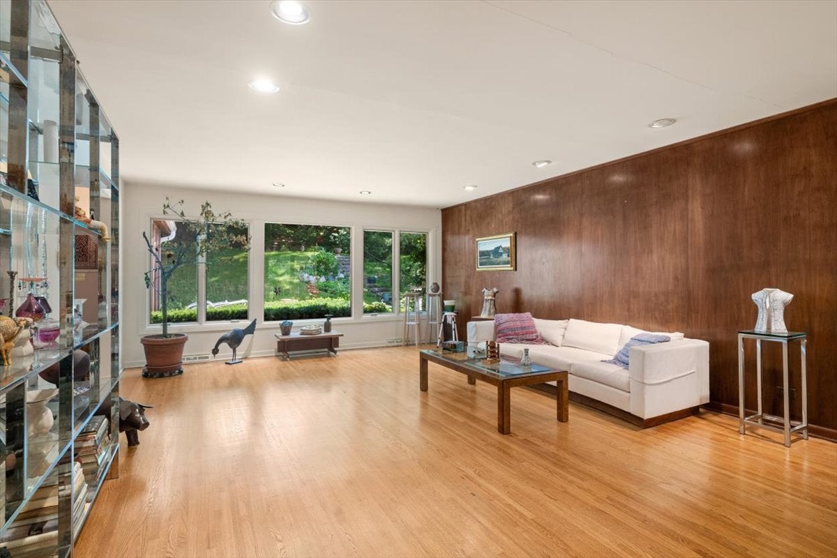 822 Timber Hill Road