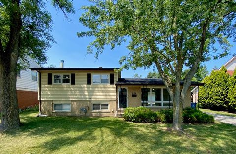 Photo of 634 Lexington Drive, Chicago Heights, IL 60411 (MLS # 12553052)