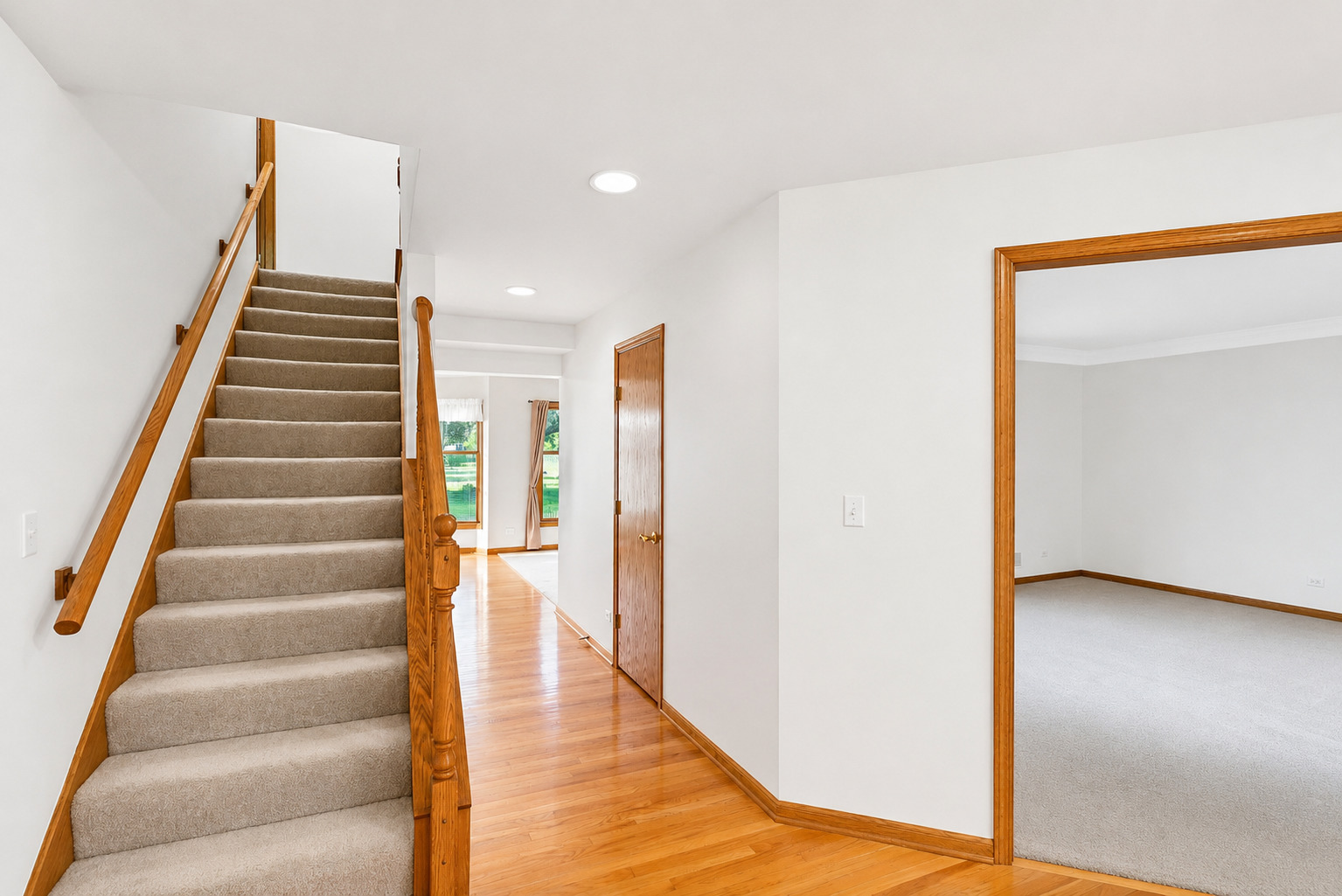 Properties 4 537 W Comstock Avenue