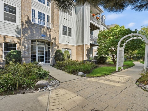 Photo of 1267 W Lake Street #104, Addison, IL 60101 (MLS # 12772275)