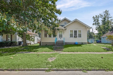 Photo of 125 W Warmouth Street, Salem, IL 62881 (MLS # 12751018)