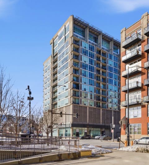 Photo of 700 W Van Buren Street #602, Chicago, IL 60607 (MLS # 12669311)