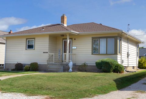 Tiny photo for 318 24th Avenue, Ottawa, IL 61350 (MLS # 12488888)