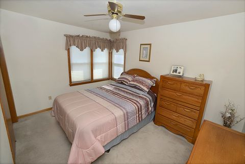 Tiny photo for 318 24th Avenue, Ottawa, IL 61350 (MLS # 12488888)