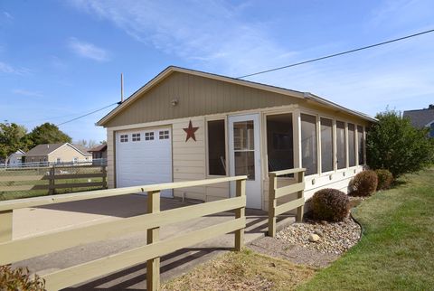 Tiny photo for 318 24th Avenue, Ottawa, IL 61350 (MLS # 12488888)