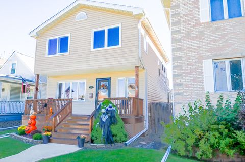 A home in Harwood Heights