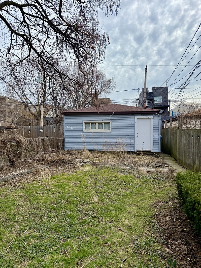 1845 N Sawyer Avenue