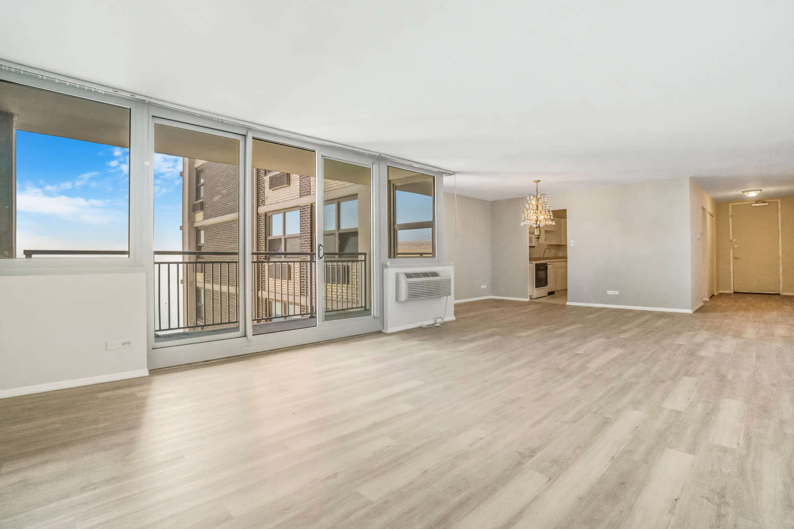 6147 N Sheridan Road 27A