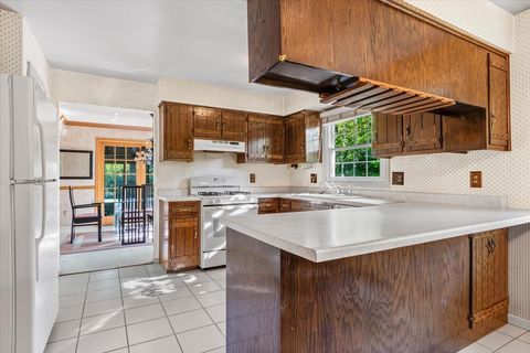 Tiny photo for 2200 Mecan Drive, Naperville, IL 60564 (MLS # 12454974)