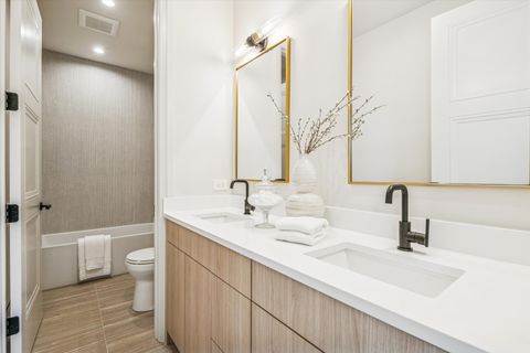 Tiny photo for 377 S Prairie Avenue, Elmhurst, IL 60126 (MLS # 12520911)