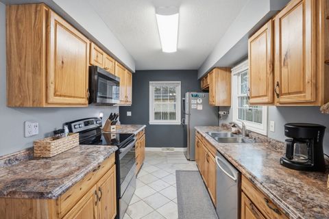 Tiny photo for 1006 Hillside Drive, Bettendorf, IA 52722 (MLS # 12593124)