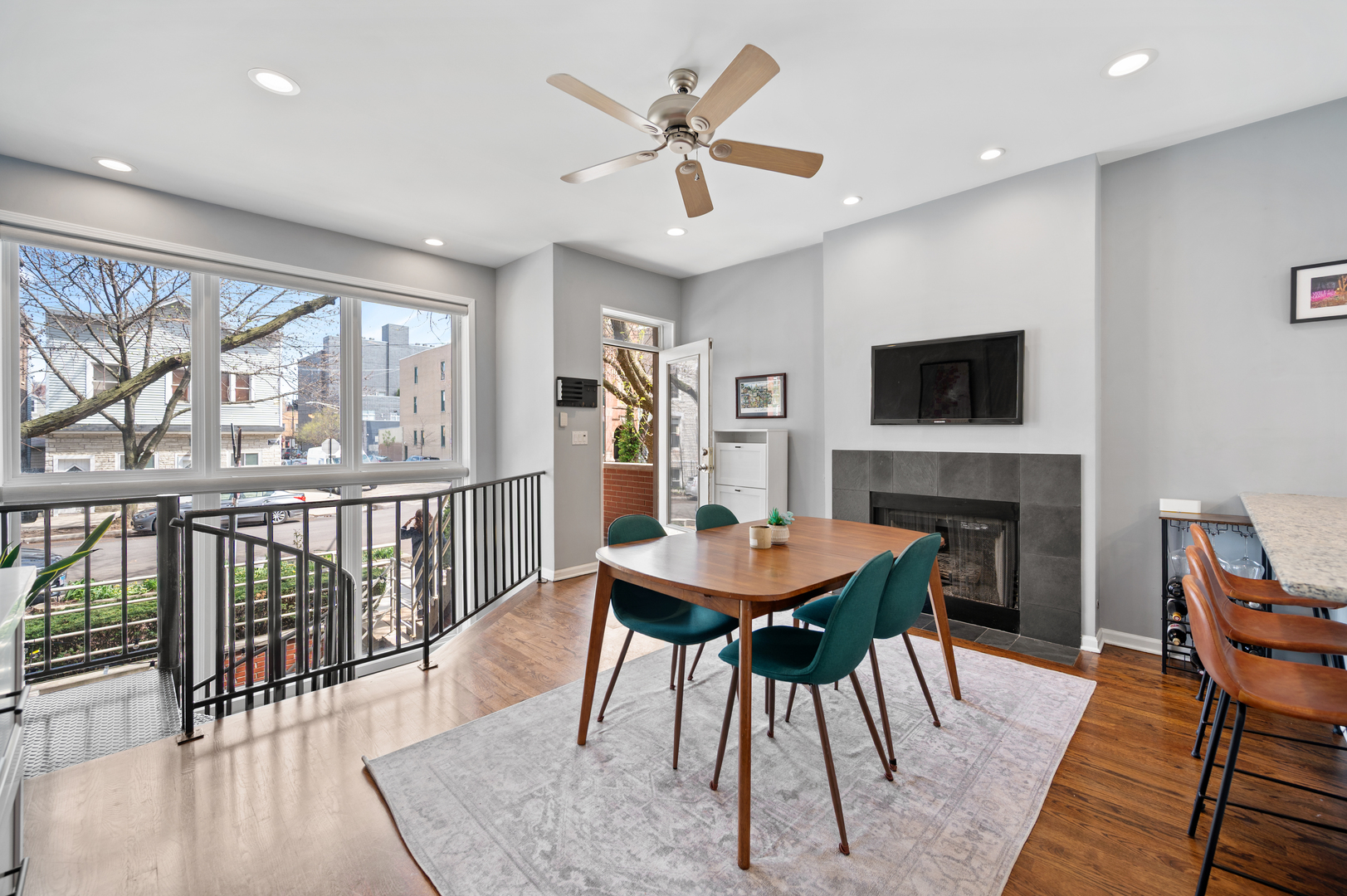 844 N Marshfield Avenue 1F