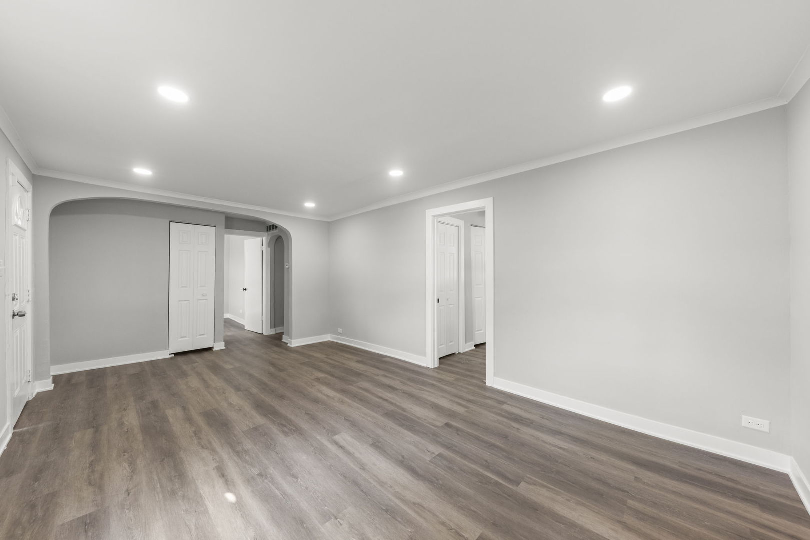 5701 W 89th Place