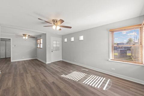 Tiny photo for 5701 W 89th Place, Oak Lawn, IL 60453 (MLS # 12502926)