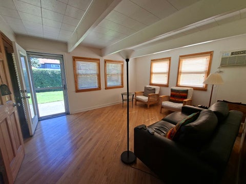 Tiny photo for 6631 N Saint Louis Avenue, Lincolnwood, IL 60712 (MLS # 12783408)